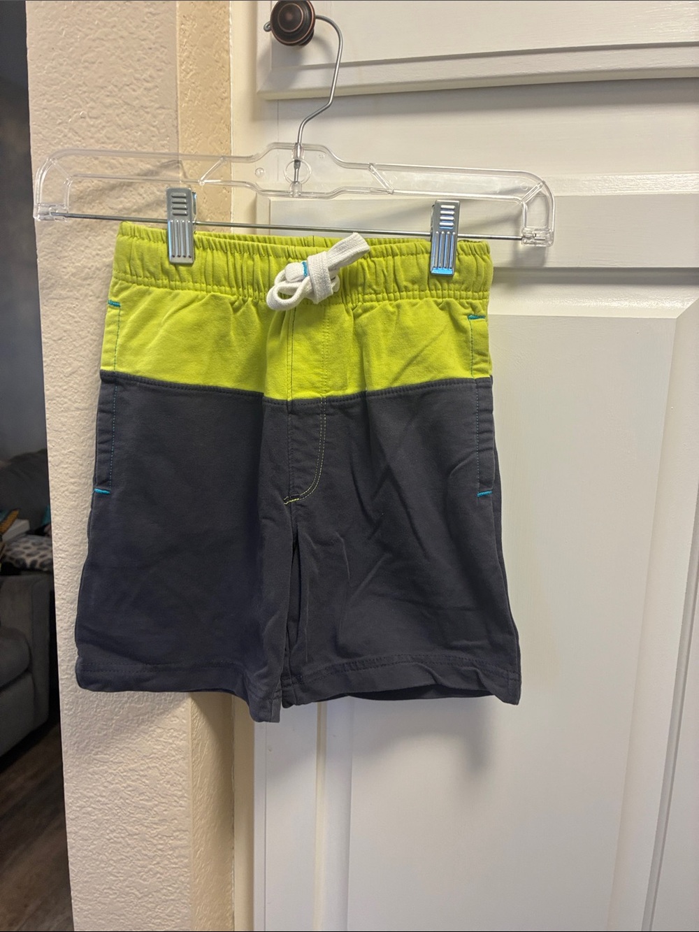 3 for $15 🦋🦋 Boys Tommy Bahama light Green and Charcoal grey sweat Shorts